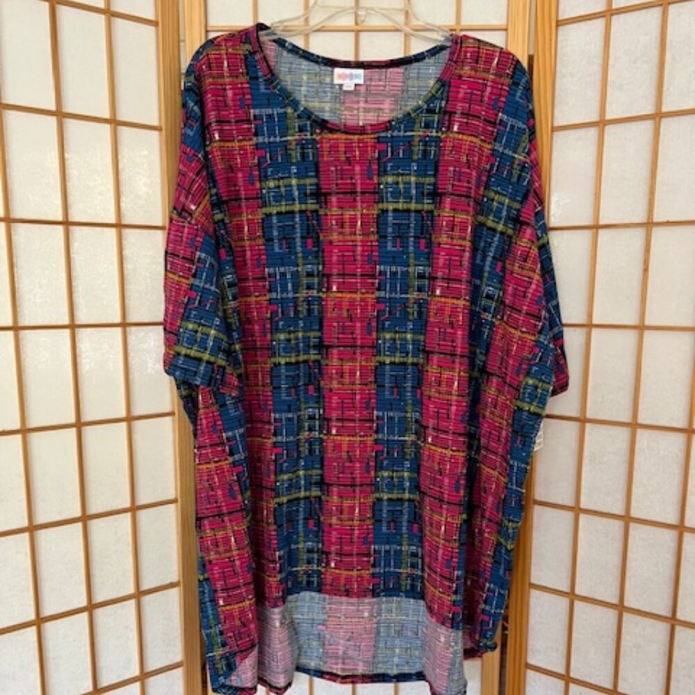 LuLaRoe Shirt. Irma. 2XL. Pink and Blue